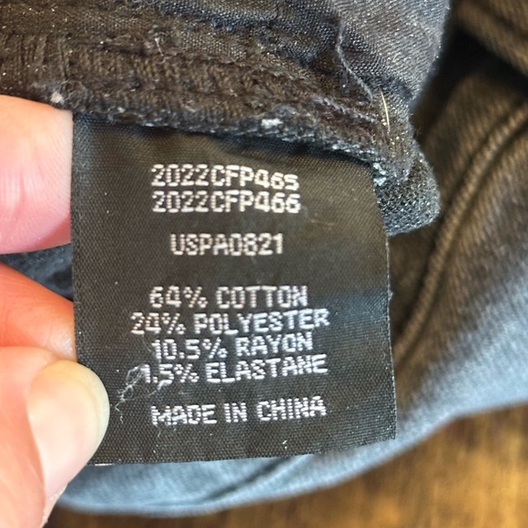 Universal Standard | Slim Leg, Ankke/Crop High Rise Jean in Soft Black, Size 10 - Picture 7 of 10